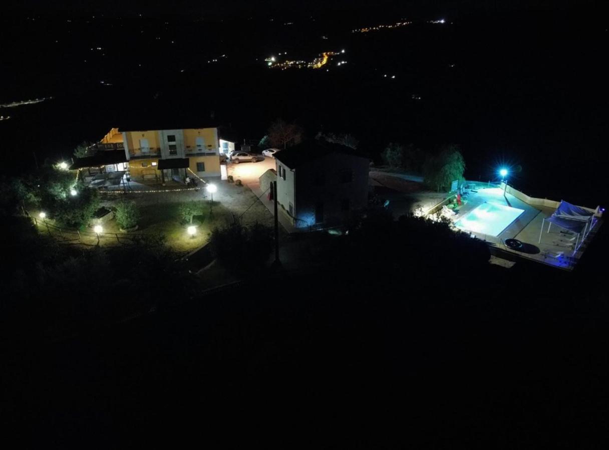 Agriturismo La Terrazza Valfabbrica 外观 照片