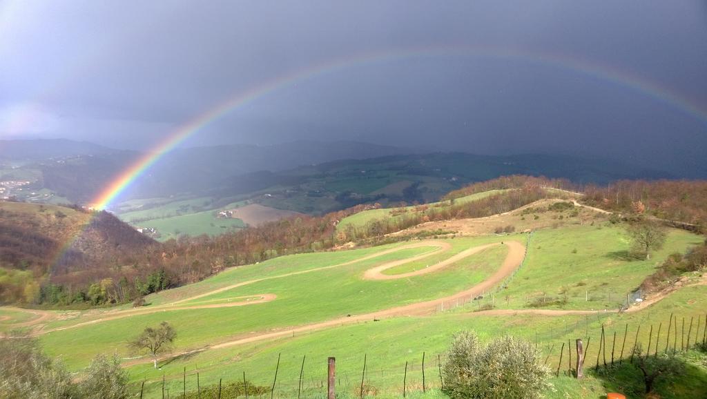 Agriturismo La Terrazza Valfabbrica 外观 照片