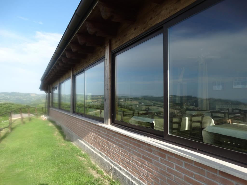 Agriturismo La Terrazza Valfabbrica 外观 照片